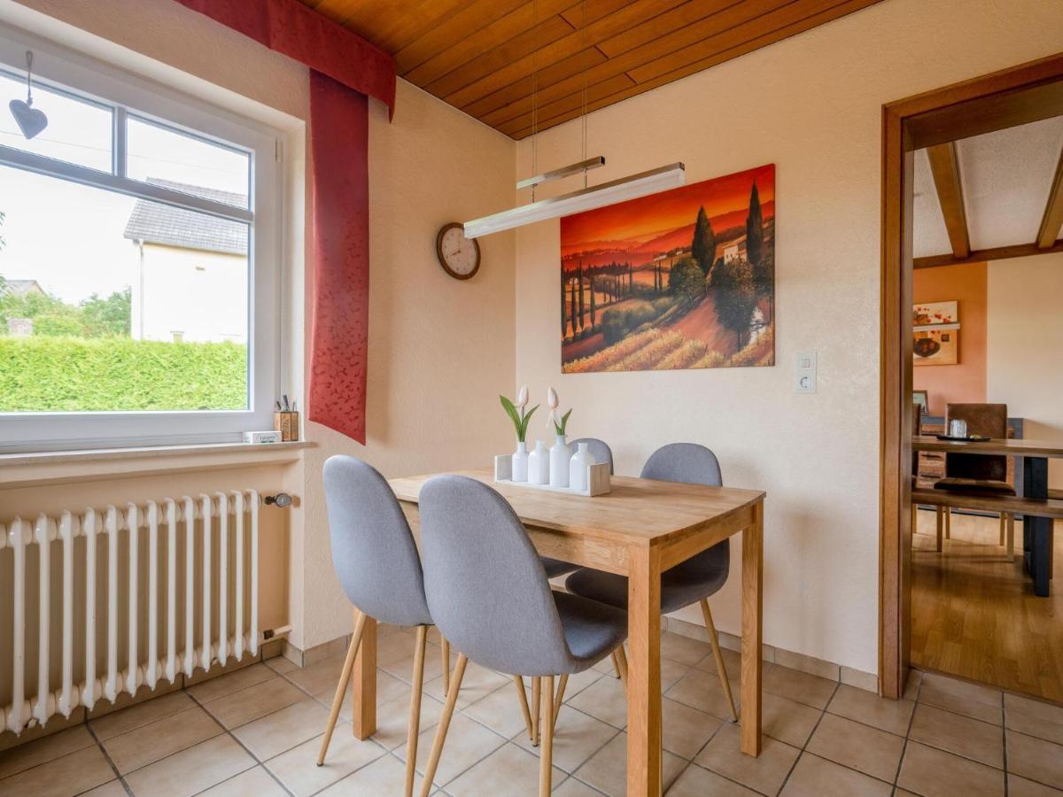 A Detached Holiday Home In A Highly Scenic Area Trierscheid ภายนอก รูปภาพ