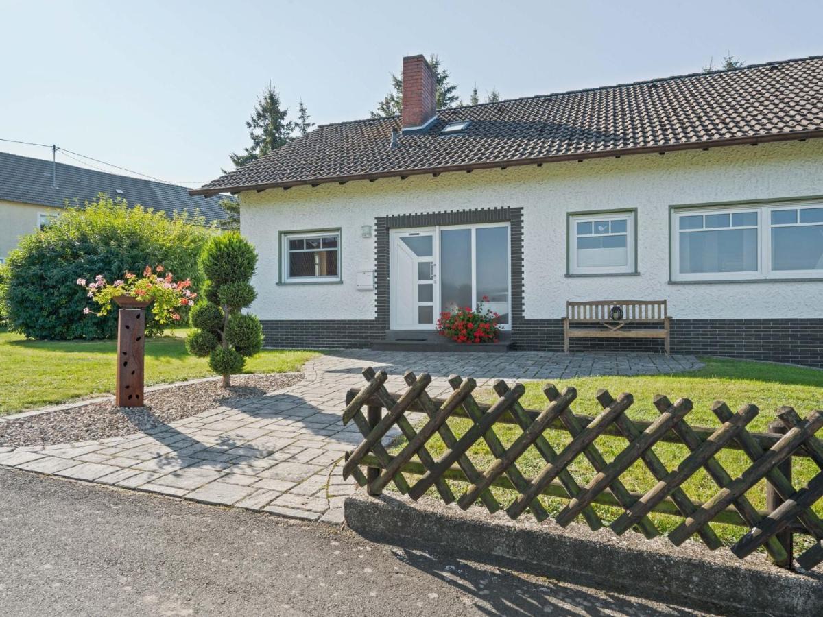 A Detached Holiday Home In A Highly Scenic Area Trierscheid ภายนอก รูปภาพ